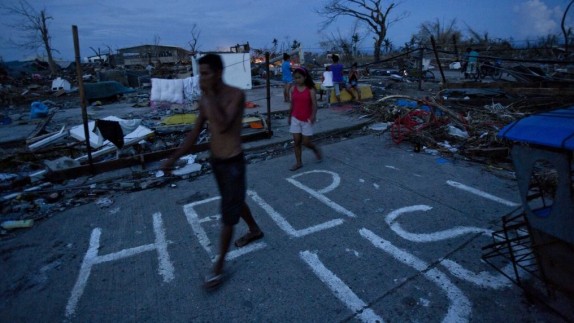 001 Philippines-Typhoon-_Horo-e1384370037116